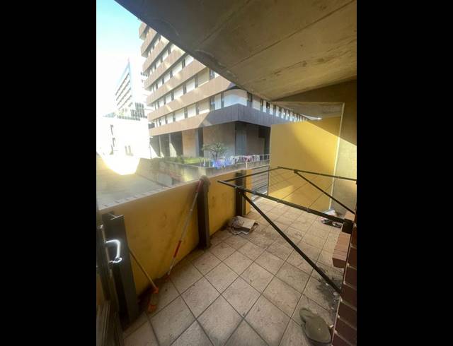 1 BEDROOM APARTMENT FOR SALE IN BRAAMFONTEIN WERF